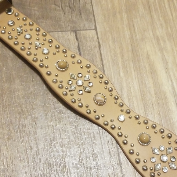 Jeweled Women's Tan Belt - Picture 6 of 7